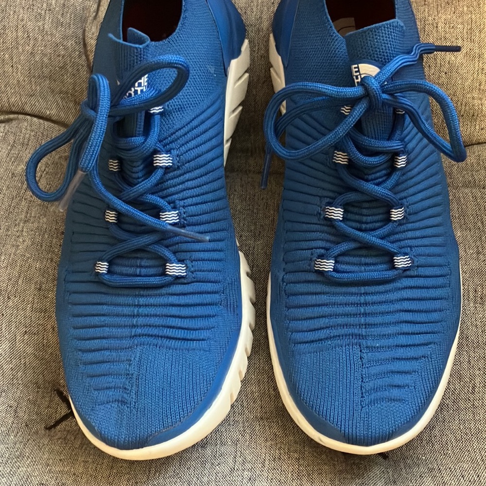 The North Face sneakers 8.5 - Picture 2 of 12